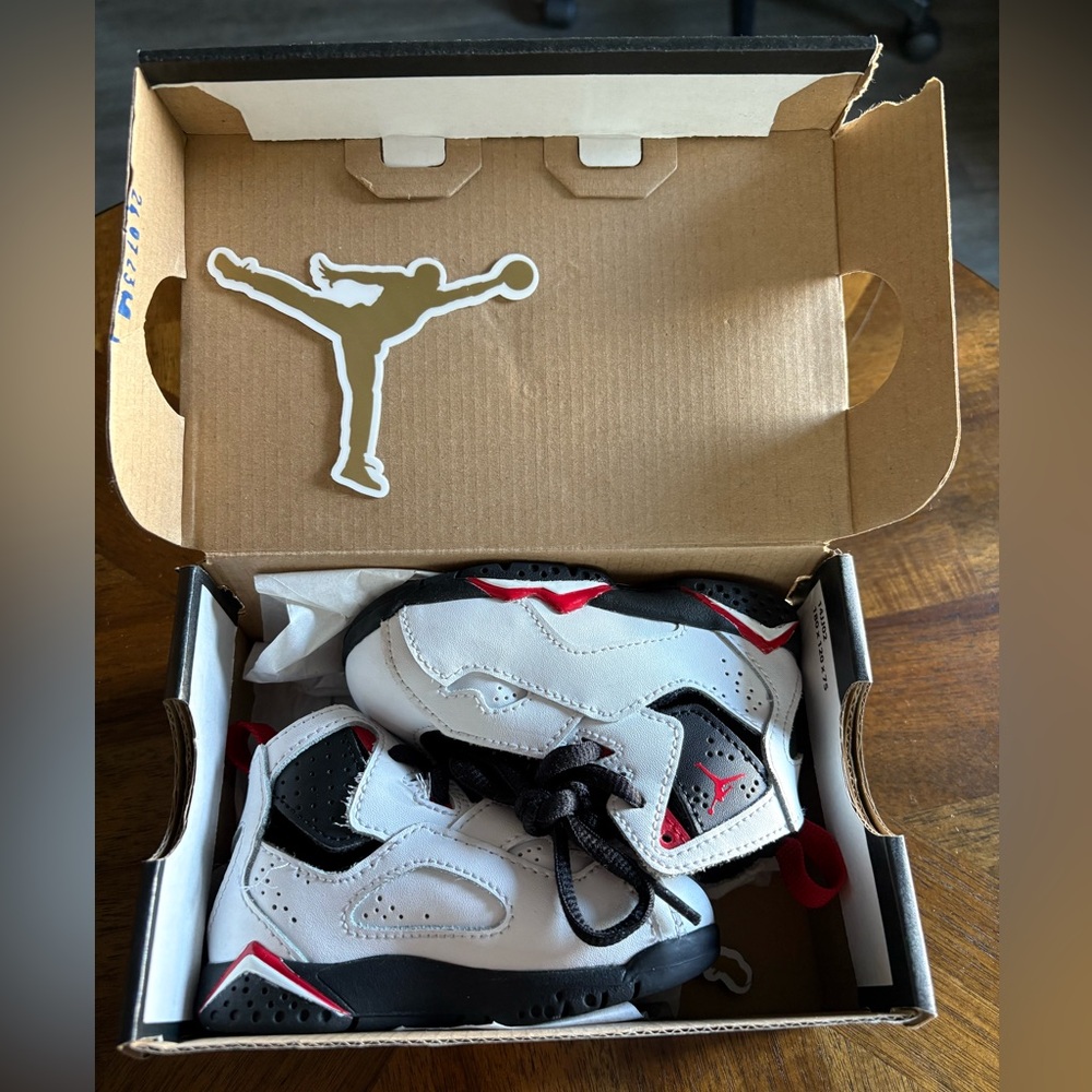 Jordan True Flight (TD) White/Black-Varsity Red 5c Toddler - New